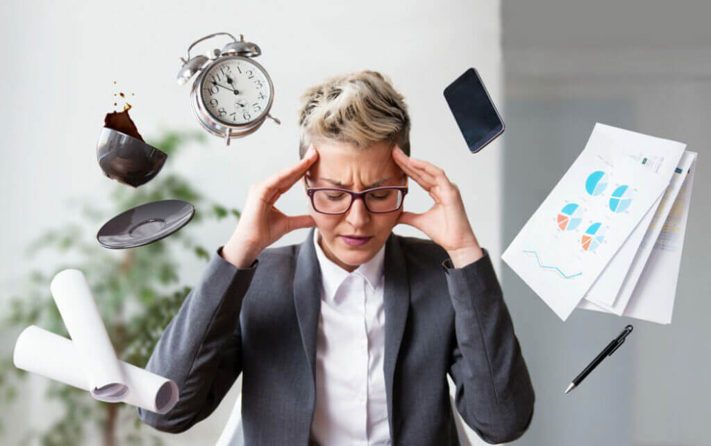 Feeling Overwhelmed: Causes, Symptoms, and Strategies to Cope 2 feeling overwhelmed